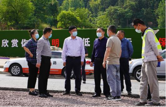 六安市公路管理處黨委書(shū)記、主任楊廣來(lái)一行蒞臨指導(dǎo)我司項(xiàng)目